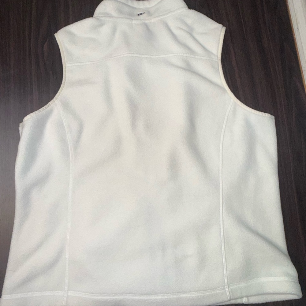Vineyard Vines White Fleece Vest - Picture 2 of 6